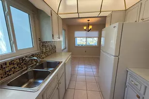 8454 111th St, Seminole, FL 33772 - Photo 9