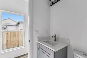 2313 E Columbus Dr, Tampa, FL 33605 - Photo 13