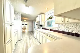 209 N St Thomas Cir, Apollo Beach, FL 33572 - Photo 11