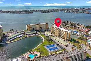 4725 Cove Cir, Saint Petersburg, FL 33708 - Photo 1