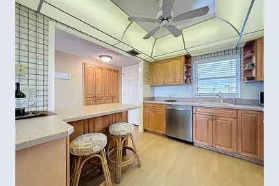 4725 Cove Circle #810, Saint Petersburg, FL 33708 - Photo 17