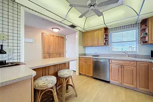 4725 Cove Cir, Saint Petersburg, FL 33708 - Photo 17