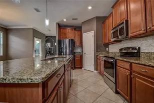 11656 Lake Blvd, New Port Richey, FL 34655 - Photo 7