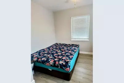 5457 59th Street N, Saint Petersburg, FL 33701 - Photo 9