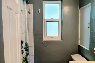 5457 59th St N, Saint Petersburg, FL 33701 - Photo 11