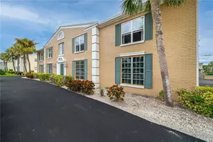 1097 Eden Isle Blvd NE, Saint Petersburg, FL 33704 - Photo 39