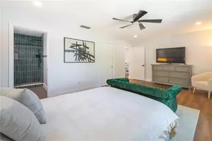 1097 Eden Isle Blvd NE, Saint Petersburg, FL 33704 - Photo 13