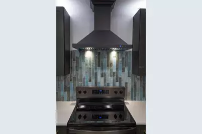 1097 Eden Isle Boulevard NE #3, Saint Petersburg, FL 33704 - Photo 27