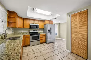 2110 Shady Point Ln, Brandon, FL 33510 - Photo 13