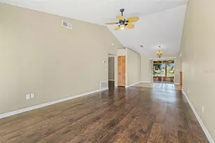 2110 Shady Point Ln, Brandon, FL 33510 - Photo 5