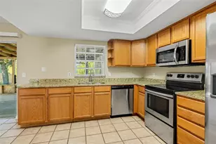 2110 Shady Point Ln, Brandon, FL 33510 - Photo 11