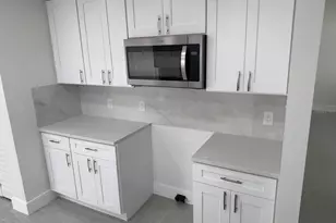 10912 Brightside Dr, Tampa, FL 33624 - Photo 7