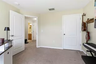 10144 Arbor Run Dr, Tampa, FL 33647 - Photo 21