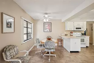 1805 New Bedford Dr, Sun City Center, FL 33573 - Photo 13