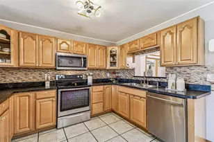 226 Maple Ave, Palm Harbor, FL 34684 - Photo 17