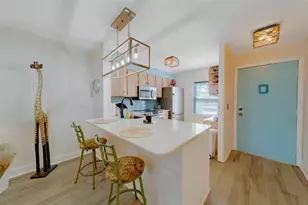 13827 Mission Oaks Blvd, Seminole, FL 33776 - Photo 3