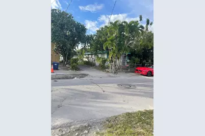 1510 NW 70th Street, Miami, FL 33147 - Photo 13