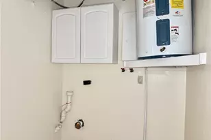 5001 Whiteway Dr, Tampa, FL 33617 - Photo 23