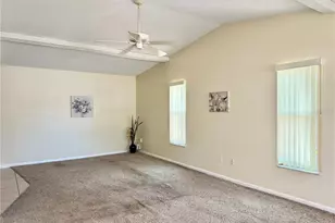 5001 Whiteway Dr, Tampa, FL 33617 - Photo 5