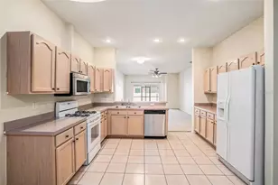 1837 Ravenridge St, Wesley Chapel, FL 33543 - Photo 7