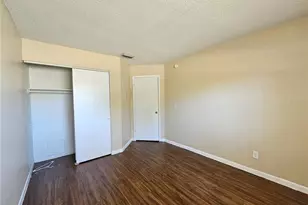 221 Northwest Jefferson Cir N, Saint Petersburg, FL 33702 - Photo 11