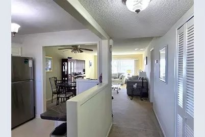 4550 Cove Circle #404, Saint Petersburg, FL 33708 - Photo 3