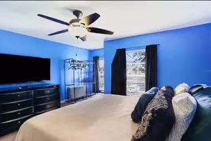 3869 Island Way, Saint Petersburg, FL 33705 - Photo 9