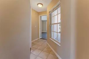 1442 Lake Shore Ranch Dr, Seffner, FL 33584 - Photo 7