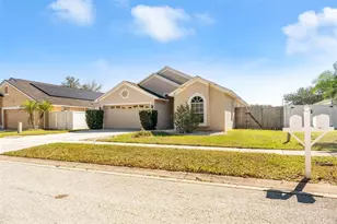 1442 Lake Shore Ranch Dr, Seffner, FL 33584 - Photo 5