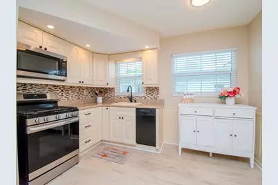 7755 39th Avenue N, Saint Petersburg, FL 33709 - Photo 5