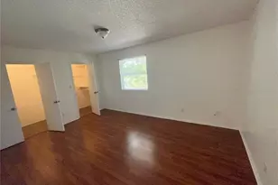 7604 La Mesita Ct, Tampa, FL 33615 - Photo 9