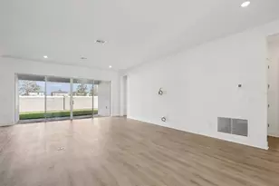 8218 Golden Bch Ct, Parrish, FL 34219 - Photo 9