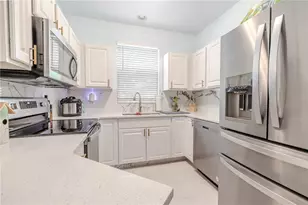 12245 Country White Cir, Tampa, FL 33635 - Photo 9