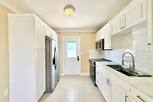 151 148th Ave E, Madeira Beach, FL 33708 - Photo 7