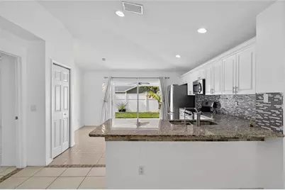 11550 Crestlake Village Drive, Riverview, FL 33569 - Photo 25