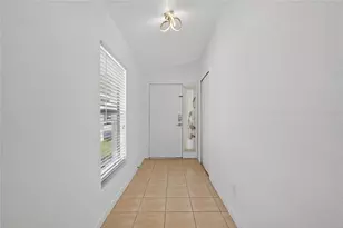 11550 Crestlake Village Dr, Riverview, FL 33569 - Photo 9