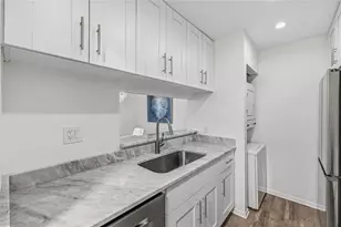 332 Moorings Cove Dr, Tarpon Springs, FL 34689 - Photo 11