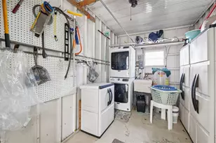 68 Thatch Palm St E, Largo, FL 33770 - Photo 17