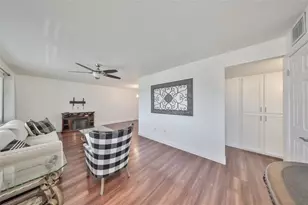 611 Fox Hills Dr, Sun City Center, FL 33573 - Photo 7