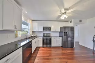 611 Fox Hills Dr, Sun City Center, FL 33573 - Photo 17