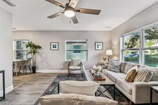 2421 19th St S, Saint Petersburg, FL 33712 - Photo 3