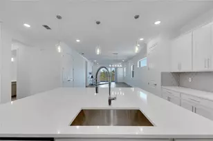 923 Signet Dr, Apollo Beach, FL 33572 - Photo 23