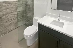 9506 141st St, Seminole, FL 33776 - Photo 9