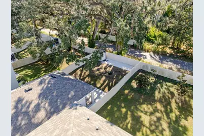 10945 Trailing Vine Drive, Tampa, FL 33610 - Photo 37