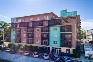 750 Burlington Ave N, Saint Petersburg, FL 33701 - Photo 1