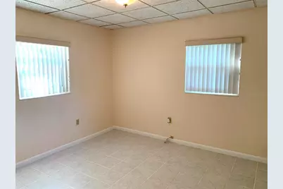 712 W 116th Avenue, Tampa, FL 33612 - Photo 17