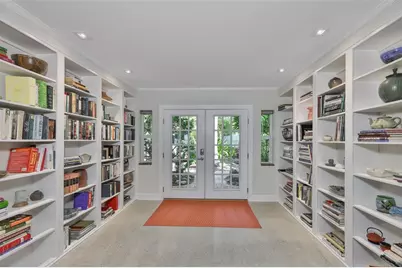 2158 Blossom Way S, Saint Petersburg, FL 33712 - Photo 7