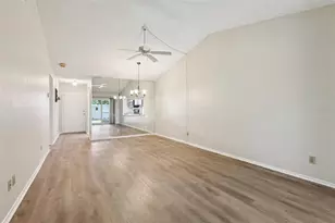 10780 43rd St N, Clearwater, FL 33762 - Photo 9