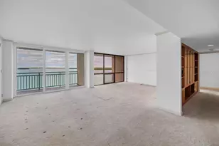 1 Key Capri, Treasure Island, FL 33706 - Photo 3