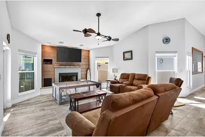 5282 White Sand Circle NE, Saint Petersburg, FL 33703 - Photo 17